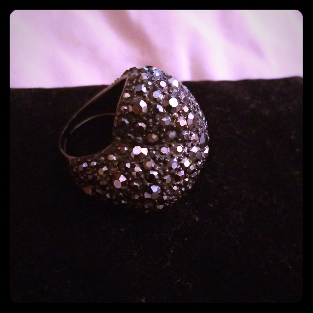 Women  black fashion ring